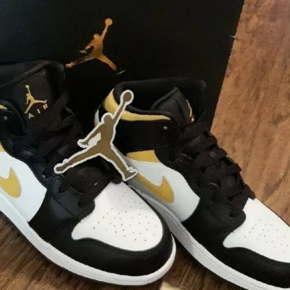 Nike Air Jordan 1 Mid Pollen Yellow White Black. - Picture 1 of 3